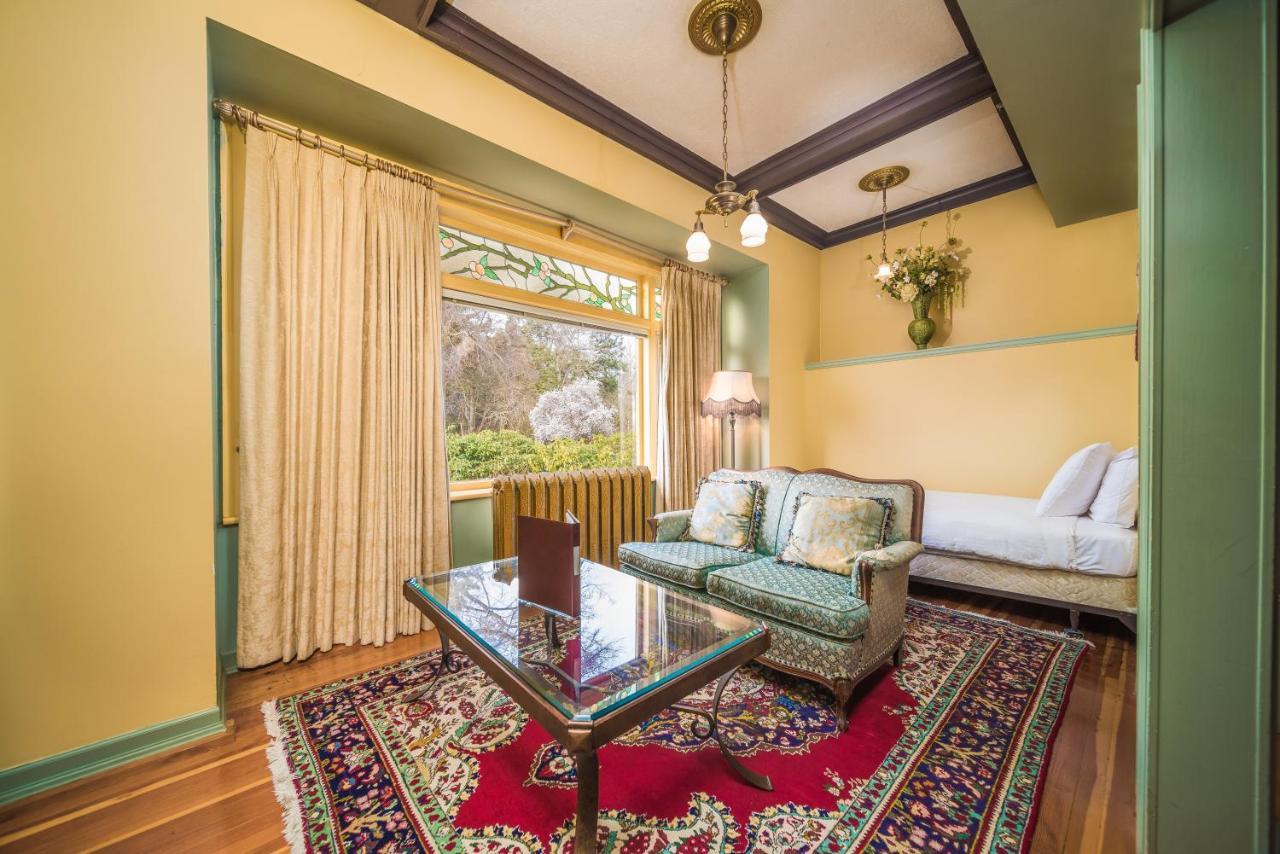 Bed & Breakfast Dashwood Manor Seaside Bed & Breakfast Victoria