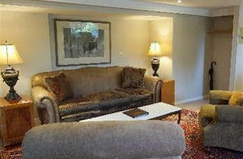 Bed & Breakfast Dashwood Manor Seaside Bed & Breakfast 4*