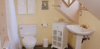 Dashwood Manor Seaside Bed & Breakfast Bed & Breakfast Victoria