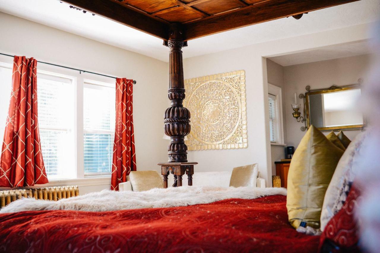 Dashwood Manor Seaside Bed & Breakfast 4* Victoria