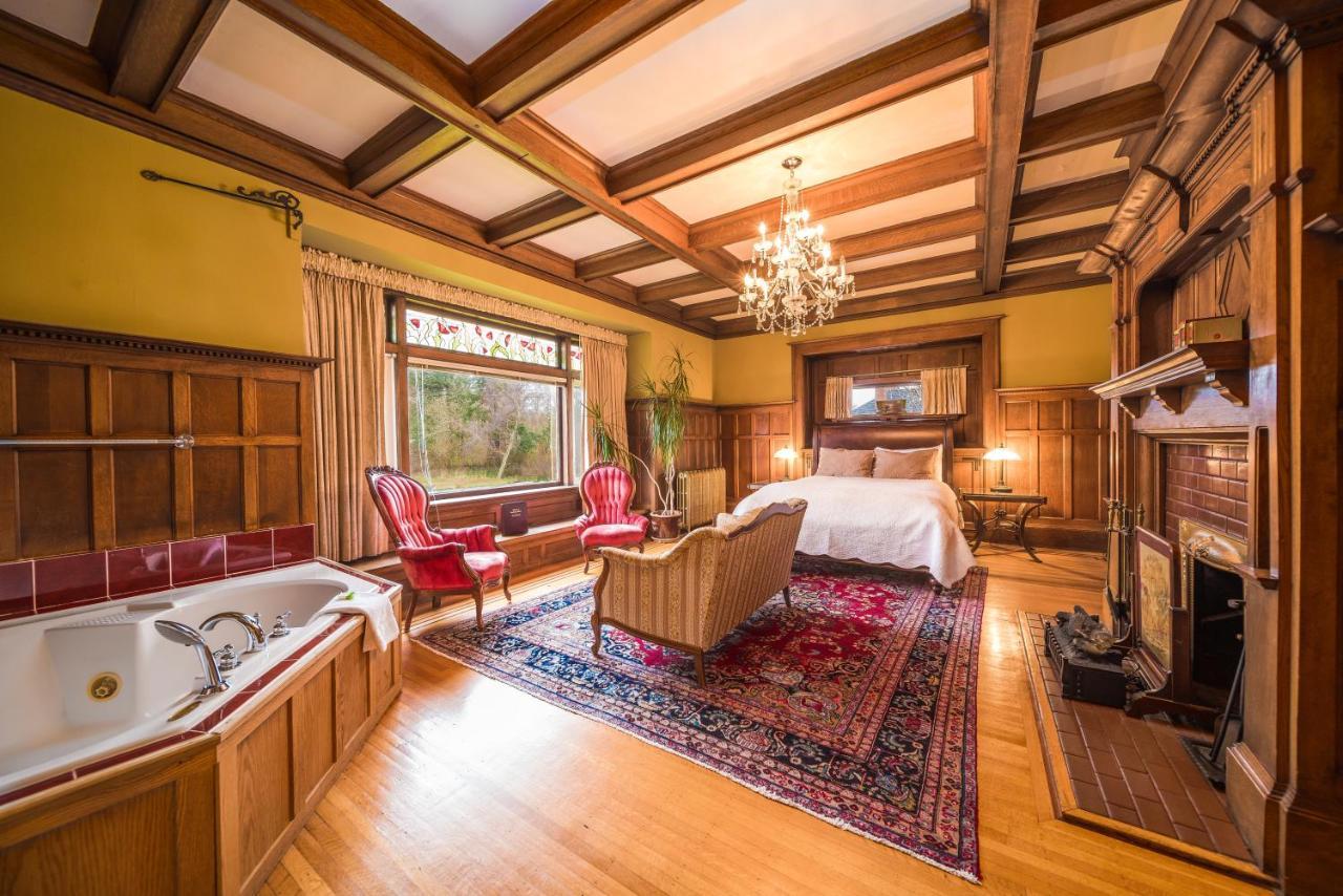 Dashwood Manor海滨床和早餐4*